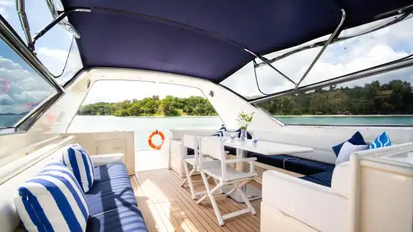Comment optimiser l’espace intérieur d’un bateau grâce à un aménagement sur mesure